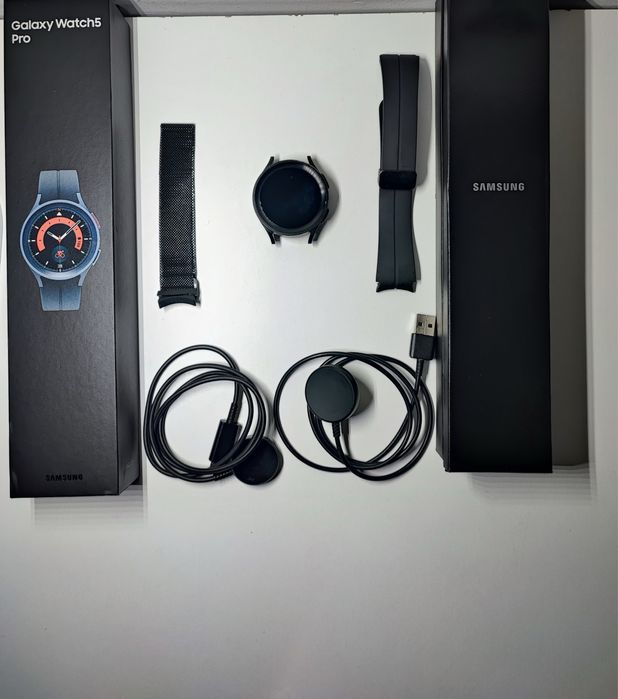 Samsung Galaxy Watch 5 Pro LTE 45mm Negru - Fullbox, Ca Nou + 3 Curele