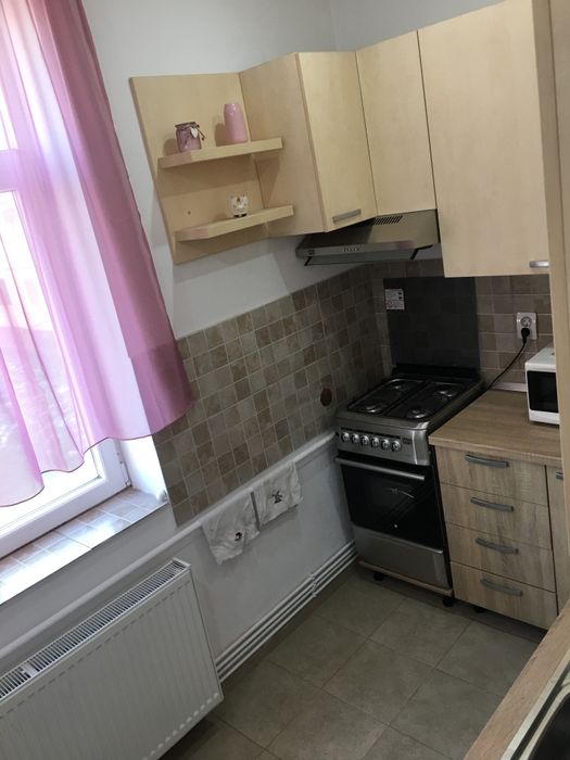 1 100 lei+ 2000 garanție-Închiriere apartament cu 1 cameră,40mp,Reșița