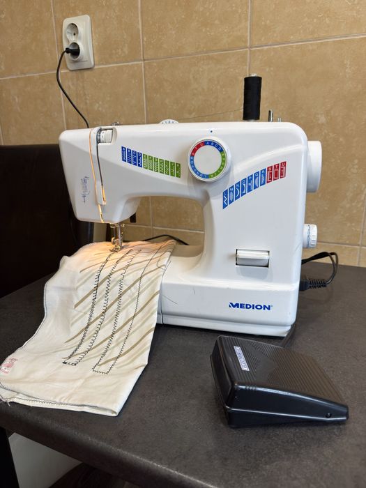 Masina de cusut si festonat Medion diverse progane