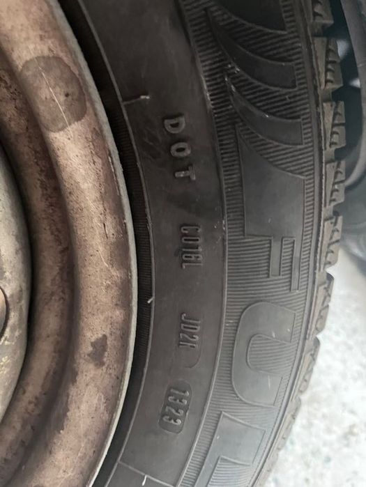 Гуми с джанти 185/65R14 400 лв