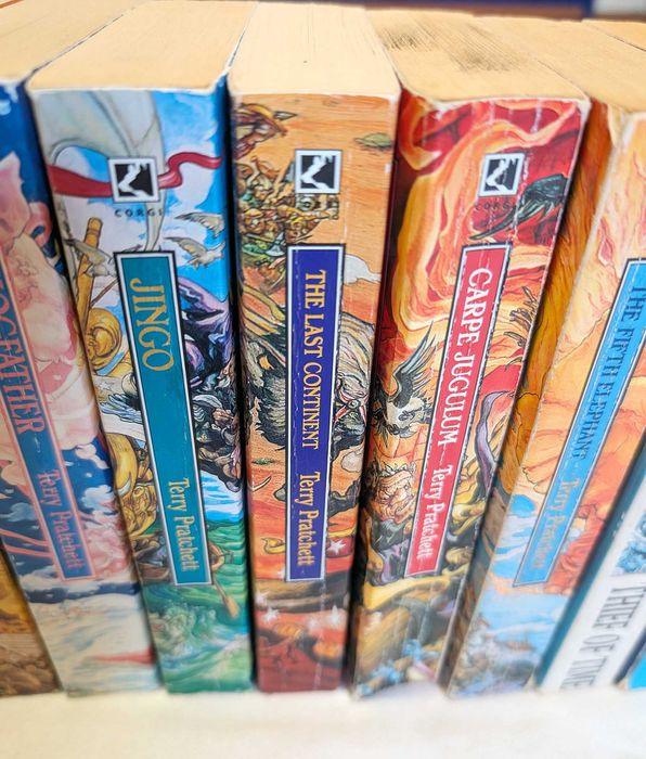 Книги за Света на диска и Джони Максуел, Тери Пратчет, английски