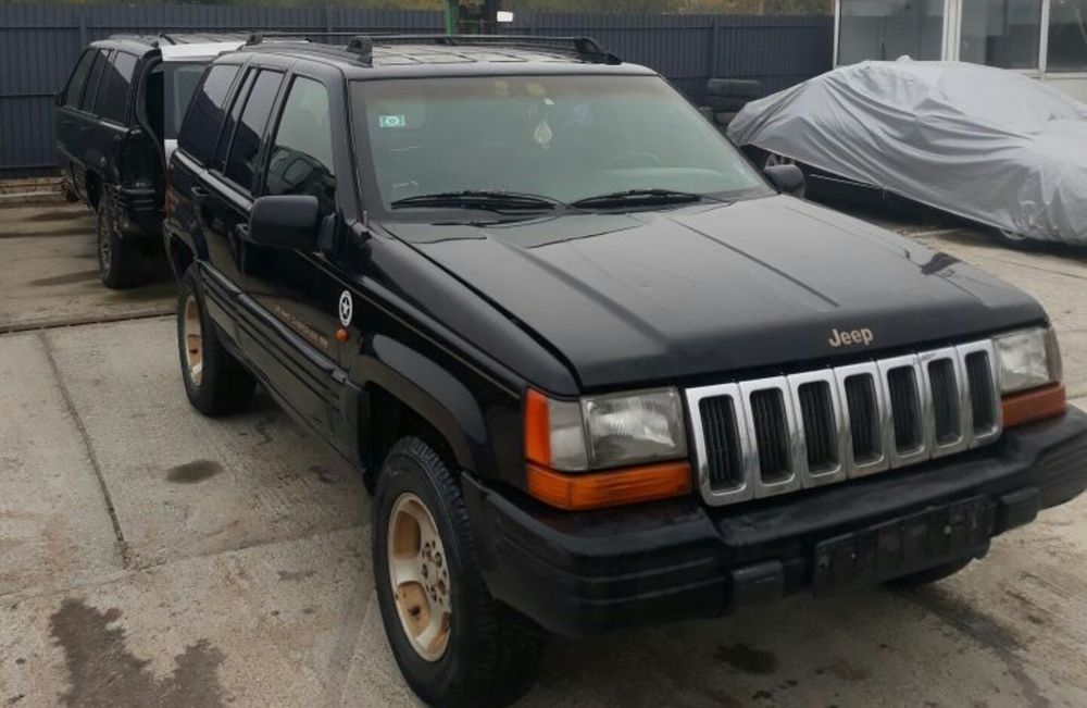 Dezmembrez Jeep Grand Cherokee ZJ 5.2v84.0 benzina,2,5d