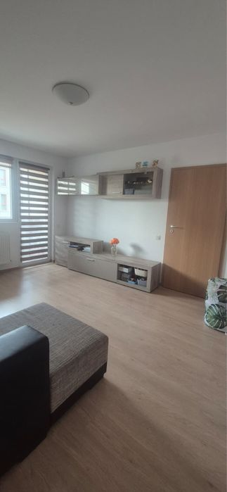 Inchiriez apartament 2 canere