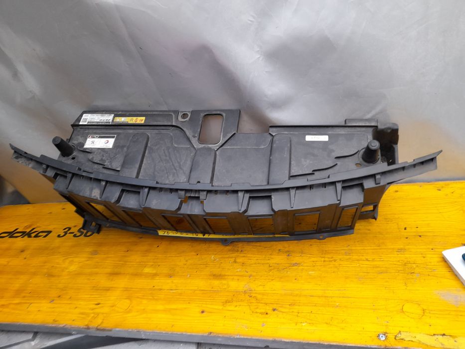 Грил решетка пежо 3008 2018/2022 г  Peugeot 3008