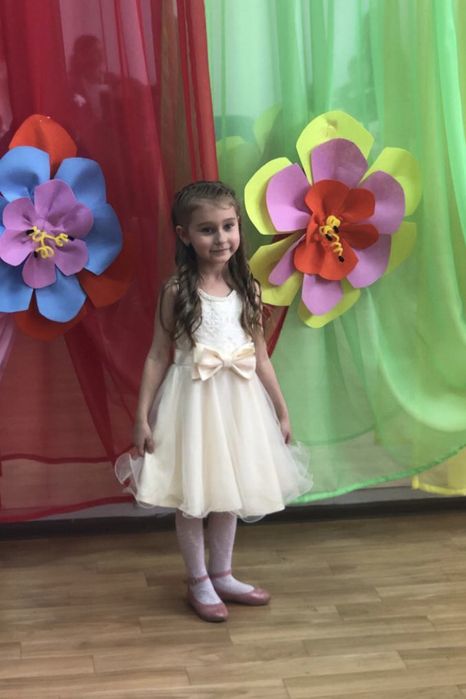 Платье продам