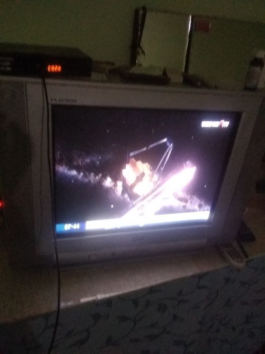 Телевизорлар сотилади 4 дона 180000 сумдан пешку янгибозор