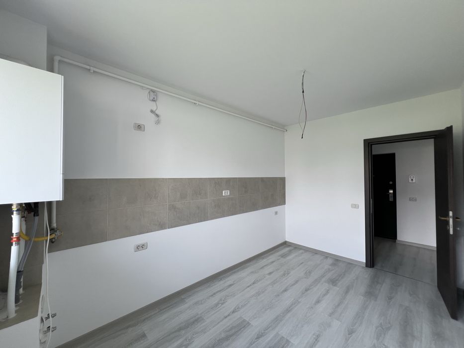 Proprietar vand garsoniera decomandata 40 mp util si parcare