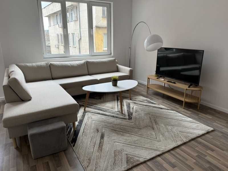 Дава се под наем Двустаен апартамент в София, Докторски паметник - 60 кв.м за 797.64 € - Снимка #1