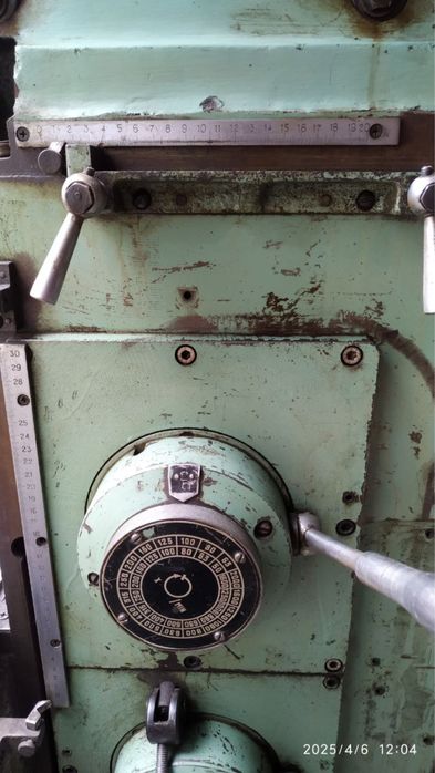 Продаётся фрезерный станок в хорошем состоянии