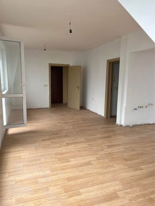 Продава се Тристаен апартамент в Варна, Базар Левски - 198 кв.м за 1213 €/кв.м - Снимка #7
