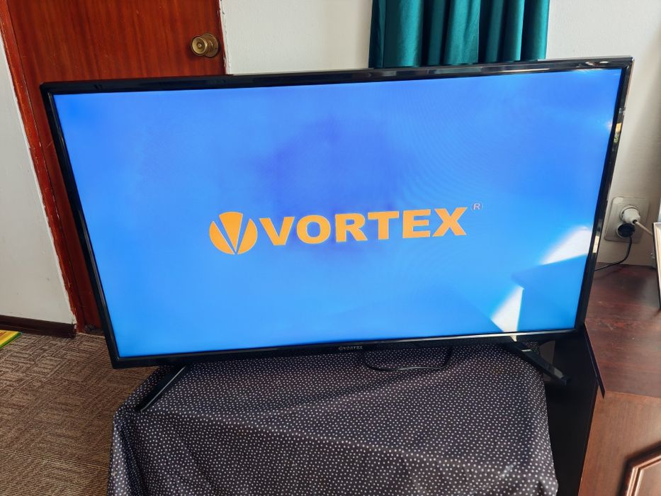 Tv  nou,  se poate conecta la net dar prin HDMI sau un anumit cablu