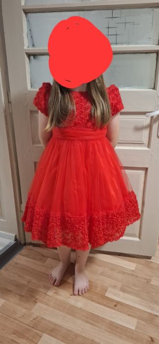 Rochiță  roșie cu trena