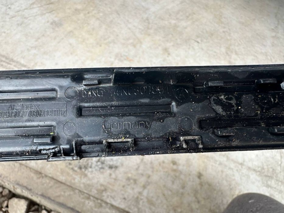 лайсна задна броня за audi a8 d5