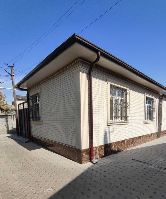 Продается дом в Яшнабадском районе ул М.Ашрафий 0,8 сотки 3-х ком