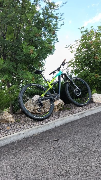 Bicicleta full suspension