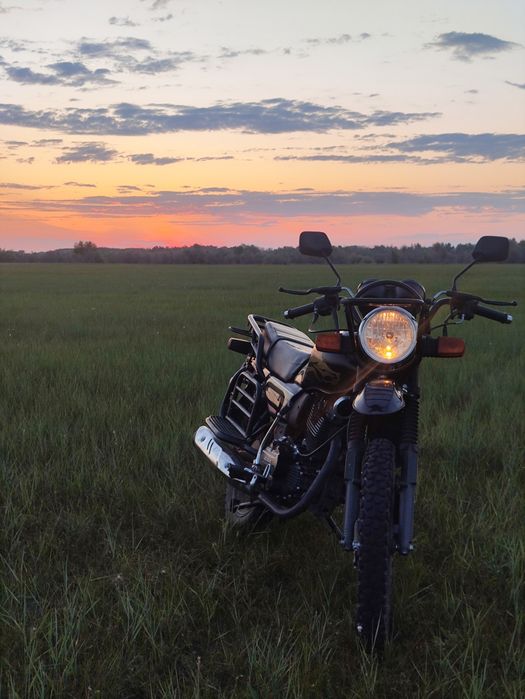 Продам мотоцикл Suzuki gsx 200