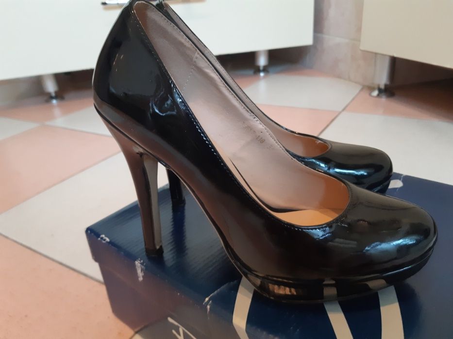 Туфли женские Лак