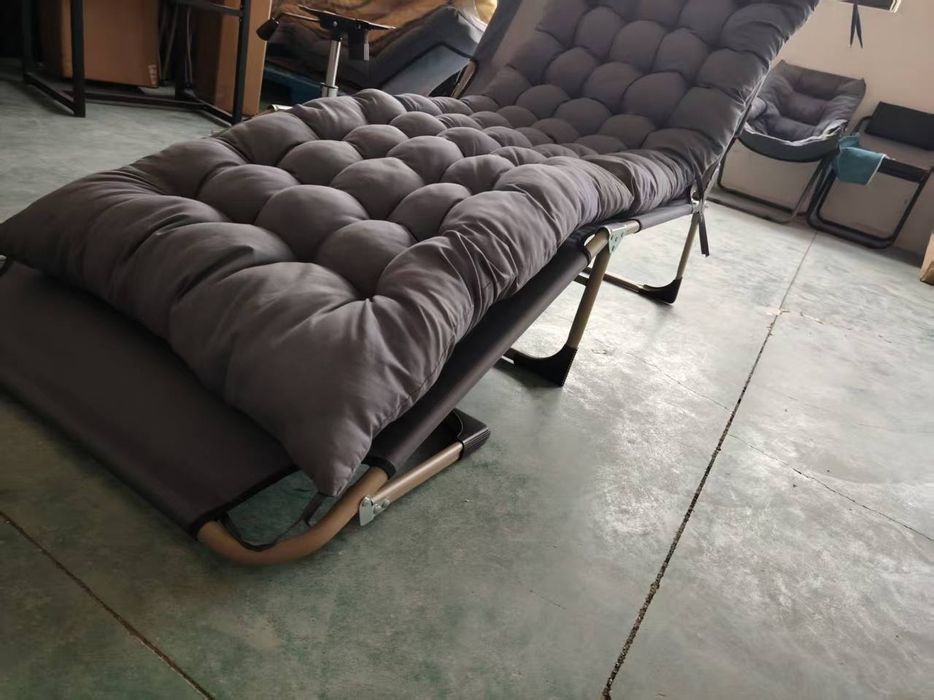 Раскладушка с матрасом в комплекте