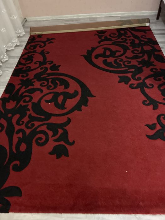 Продам ковер 2/3 по 5000