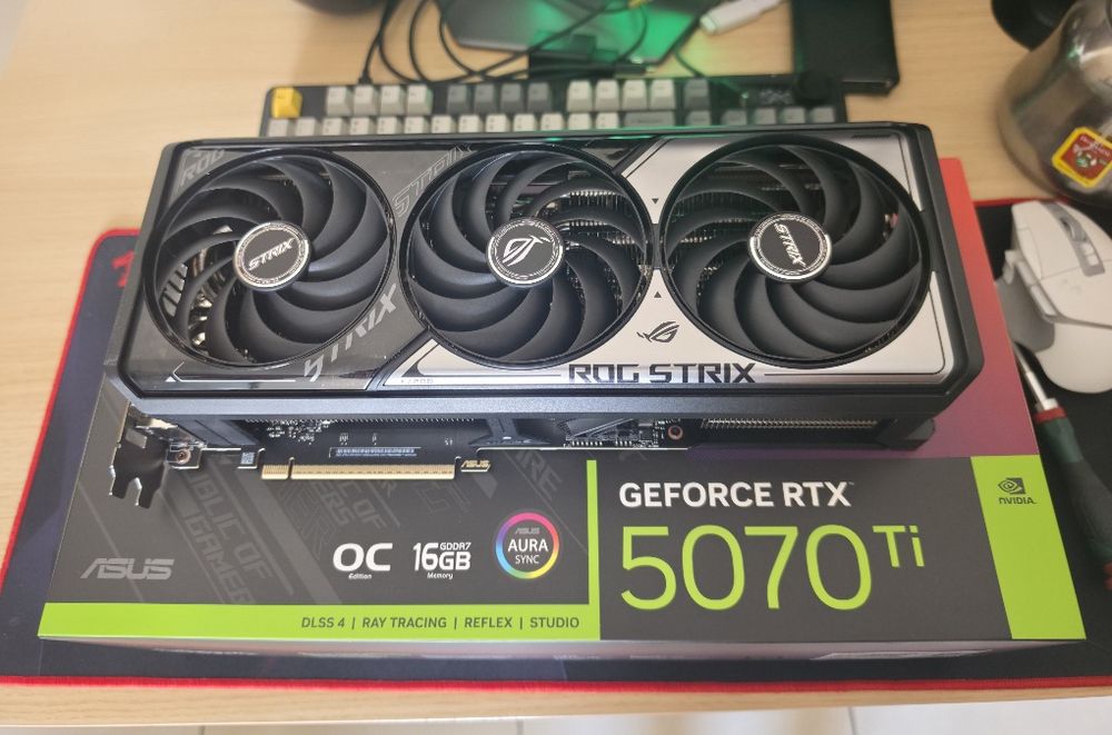 ASUS ROG Strix GeForce RTX 5070 Ti OC Edition – Отлично състояние, гаранция до 16.06.2029 г