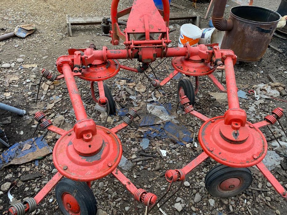 Intorcatoare de fân