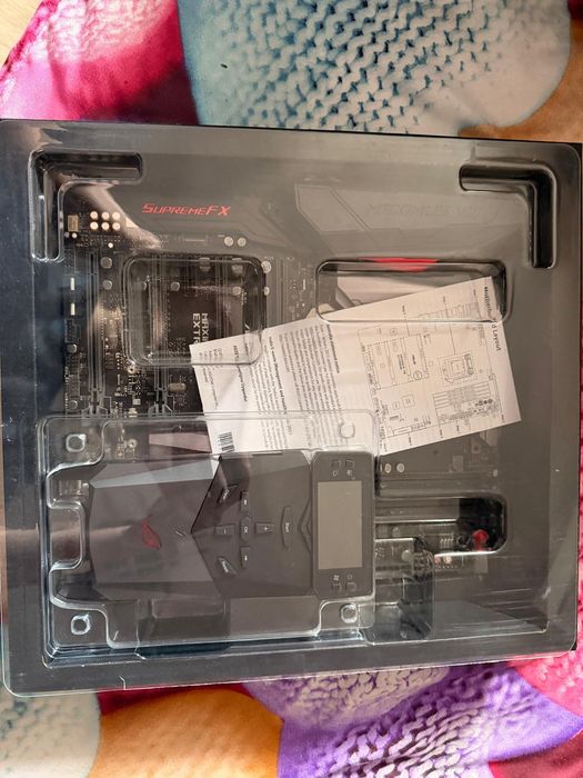 Placa de bazaASUS ROG Maximus VIII Extreme - testată, stare impecabilă, completă