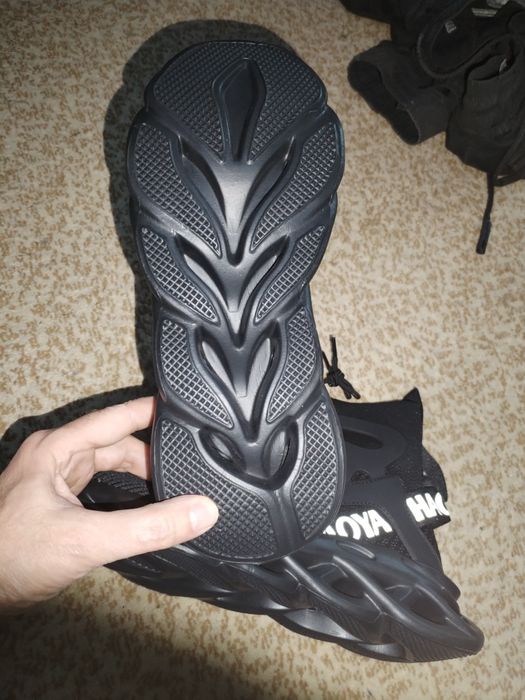 Кроссовки 41 размер новые