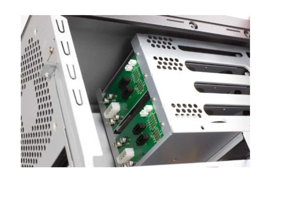 Kit NAS 4 bay Eolize + i7-6700 + Asus Z170i | ideal Xpenology