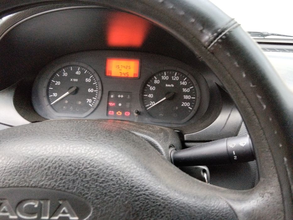 Vând  DACIA  Logan  , 2006   ,proprietar , întreținută  ,cu taxe și impozite  la  zi , fara  dotări , geamuri omologate  RAR  . Merita văzută !