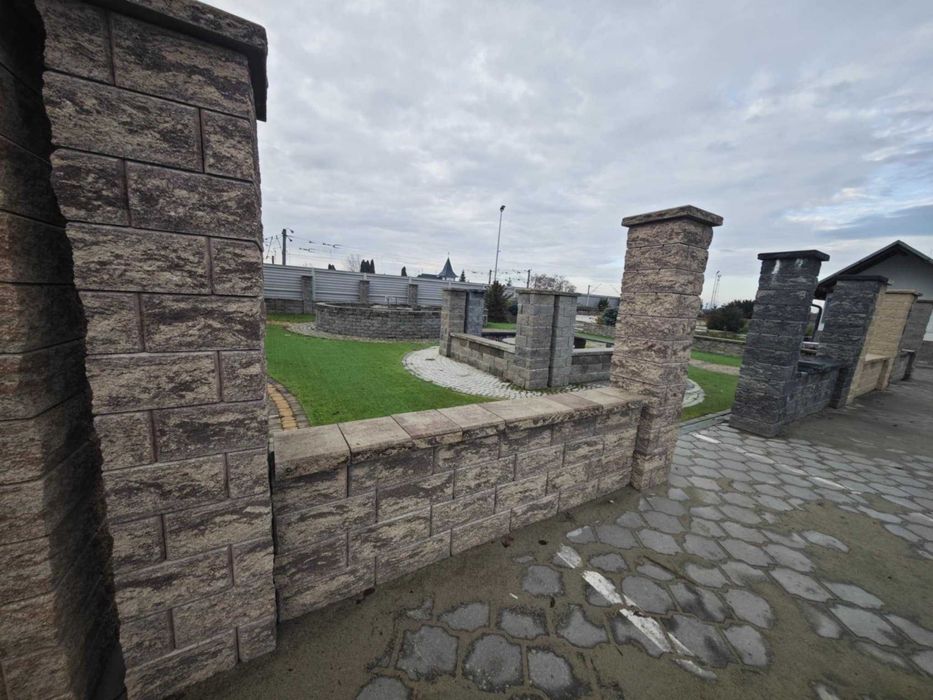 Vand elemente  de gard Symmetrica