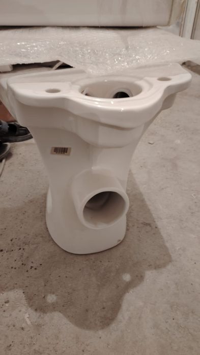 Продам унитаз новый