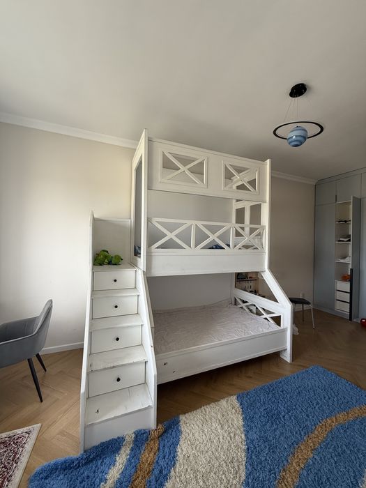 Двухъярусная кровать