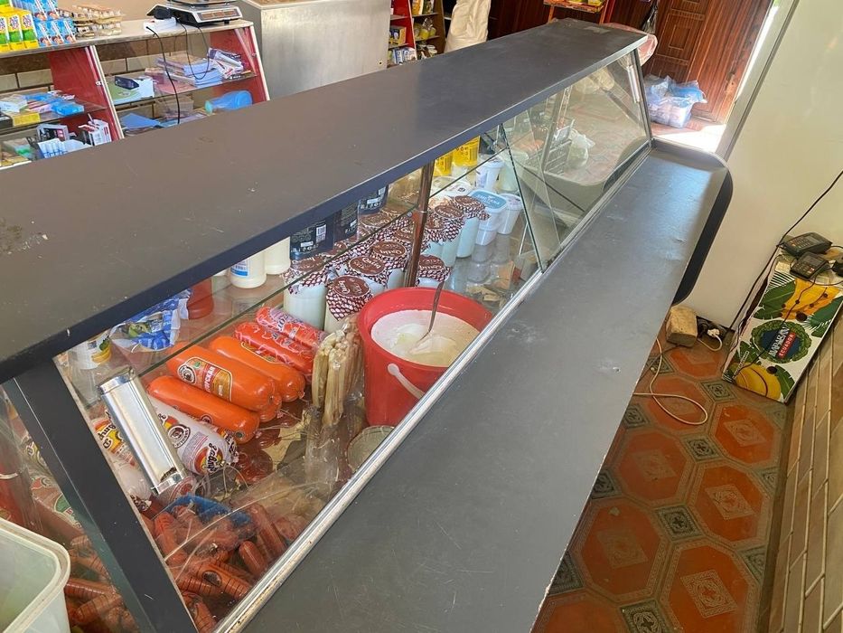 Vetrina haladelnik uzunligi 2.5metrlik