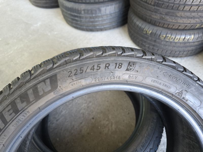 225/45/18 MICHELIN 2бр