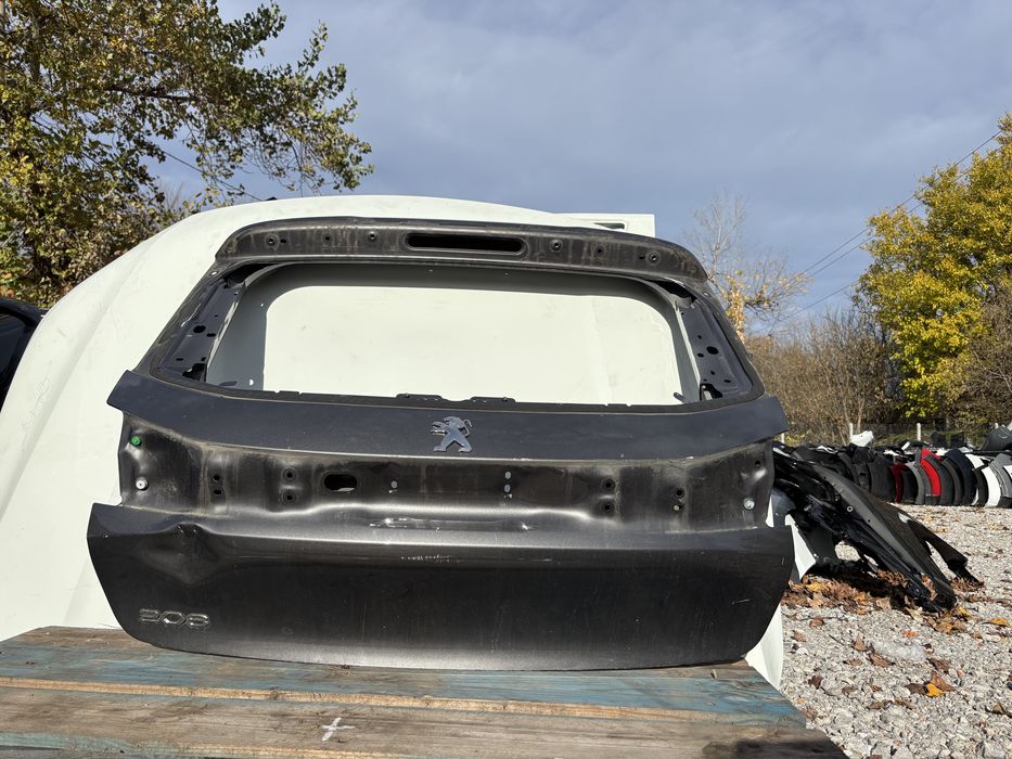 Капак/Багажник/Задна врата Peugeot 208