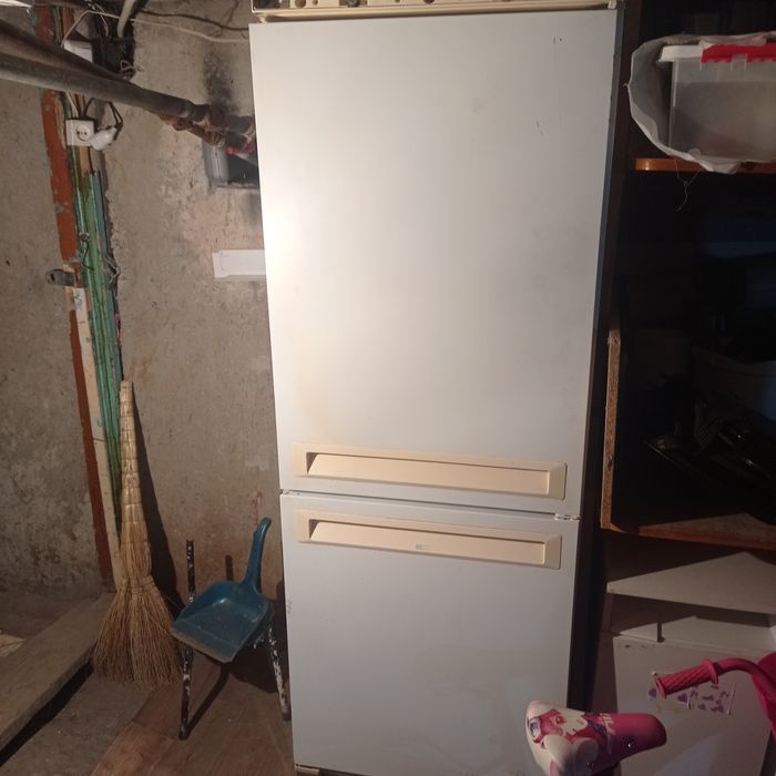Продам холодильник
