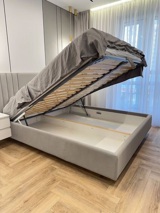 Кровать двуспальная