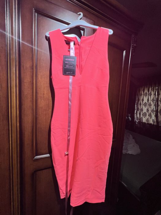 Продается новое платье , xs, с этикеткой