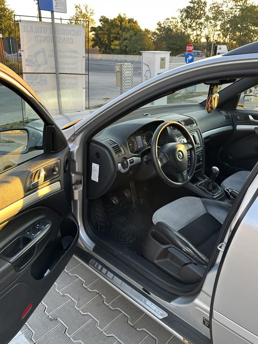 Cash negociabil sau Variante Škoda Octavia II vRS