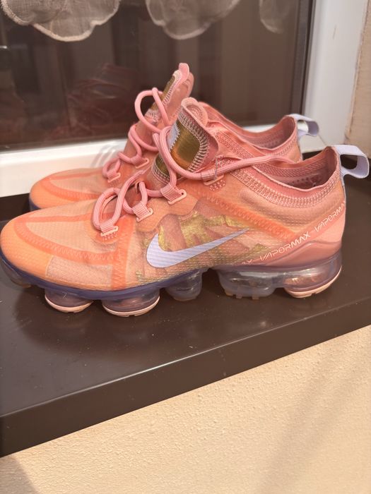 Vand addasi de femei model Vapormax 2019. Marimea 36,5.