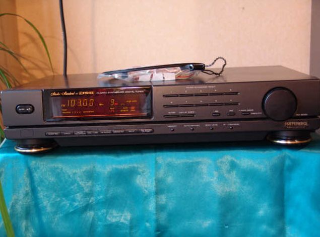 Продавам аудиофилски комплект FISHER