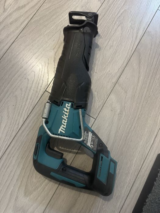 Fierastrau sabie Makita fara perii