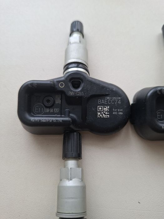 Продам датчики давления шин. Тойота Оригенал.