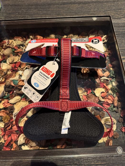 Ham roșu ajustabil pentru câini Kong Mărimea S