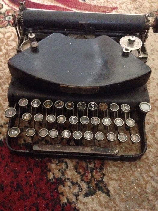 Пишеща машина  Adler-Георги кабакчиев