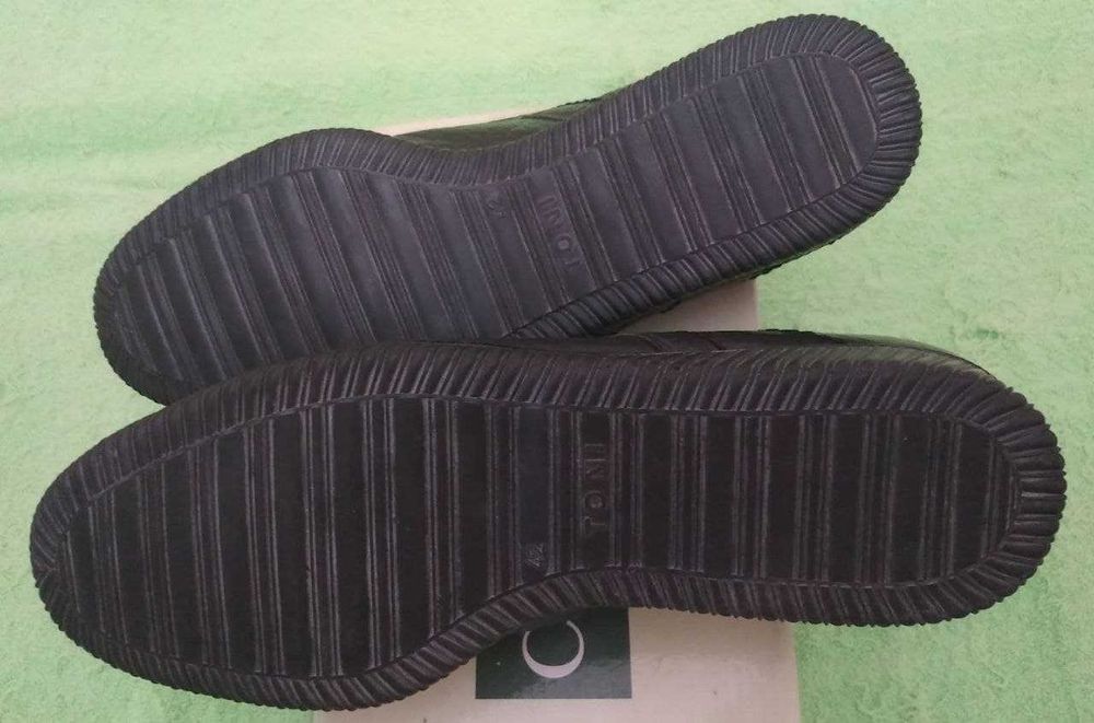 Продам кожаные мужские туфли 42 раз.