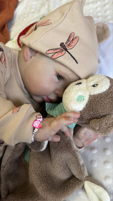 Кукла реборн милая малышка