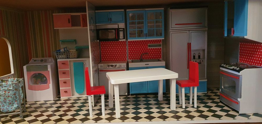 Căsuță pentru papusi de lemn 3 etaje IMAGINARIUM.