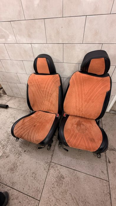 Продам 2 автокресла