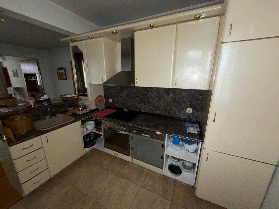 Триетажна къща в Центъра на гр.Свиленград,обл.Хасково